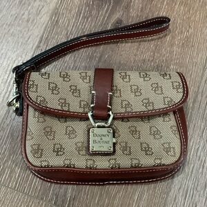 Dooney & Bourke signature logo brown tan wristlet
